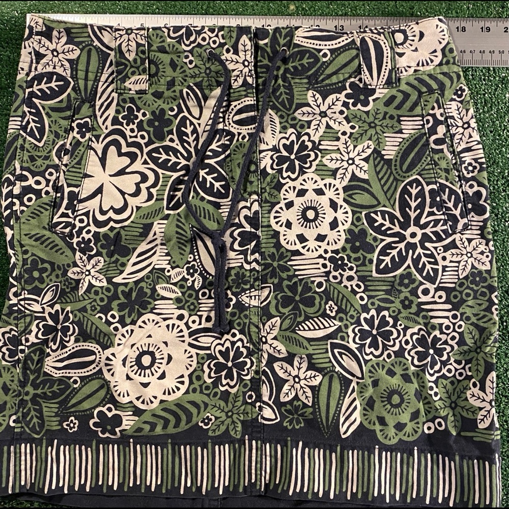 Ann Taylor Loft Green Mini Skirt Island Print size 12
